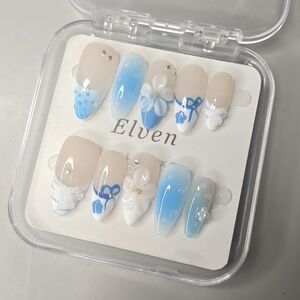 Blue and White Handmade Almond Shape Press On Nails Art Set